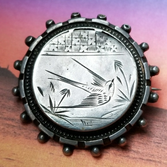 Vintage Jewelry - Antique Victorian Aesthetic movement bird brooch silver pin vintage swallow